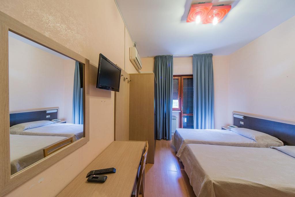 Hotel Del Camerlengo Fara San Martino Værelse billede