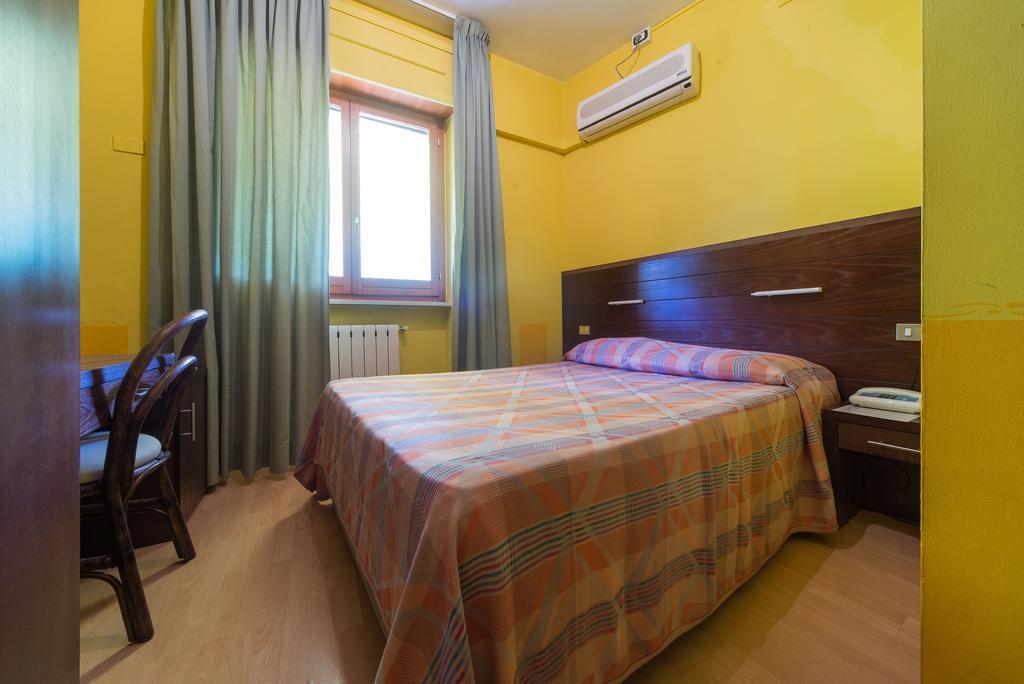 Hotel Del Camerlengo Fara San Martino Værelse billede