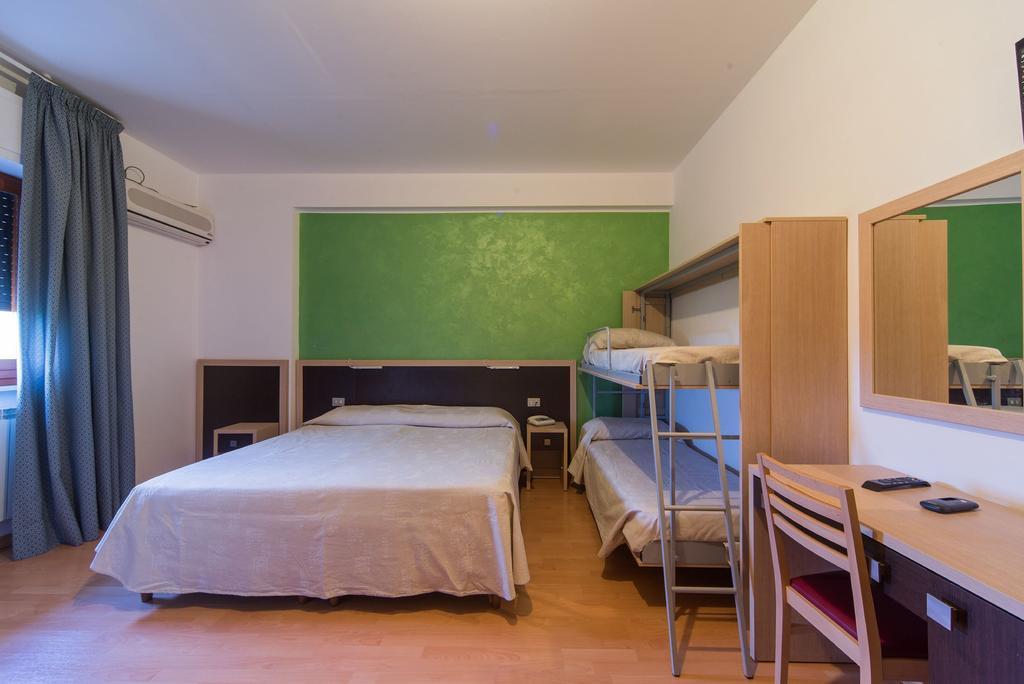 Hotel Del Camerlengo Fara San Martino Værelse billede